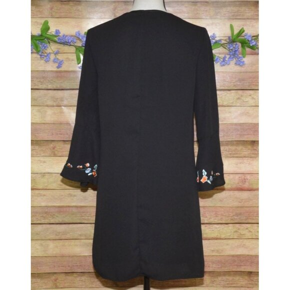 Bleuh Ciel Ladies Black Embroidered Floral Lace Up V-Neck Shift Dress Size M - Picture 7 of 10